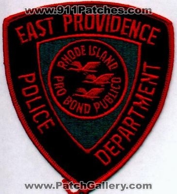 East Providence Police Department
Thanks to EmblemAndPatchSales.com for this scan.
Keywords: rhode island