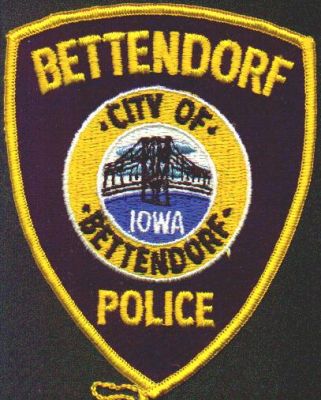 Bettendorf Police
Thanks to EmblemAndPatchSales.com for this scan.
Keywords: iowa city of