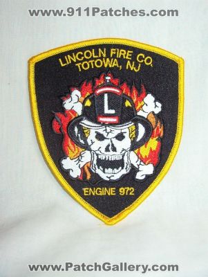 Lincoln Fire Company Engine 972 (New Jersey)
Thanks to Walts Patches for this picture.
Keywords: co. totowa nj