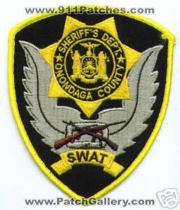 Onondaga County Sheriff's Department SWAT (New York)
Thanks to apdsgt for this scan.
Keywords: sheriffs dept.