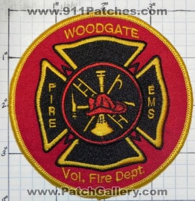 Woodgate Volunteer Fire Department (New York)
Thanks to swmpside for this picture.
Keywords: vol. dept. ems